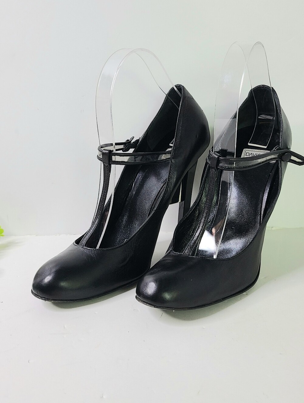 Davis By Ruthie Davis Made In Italy T-Strap Mirror Detail Genuine Leather Heels